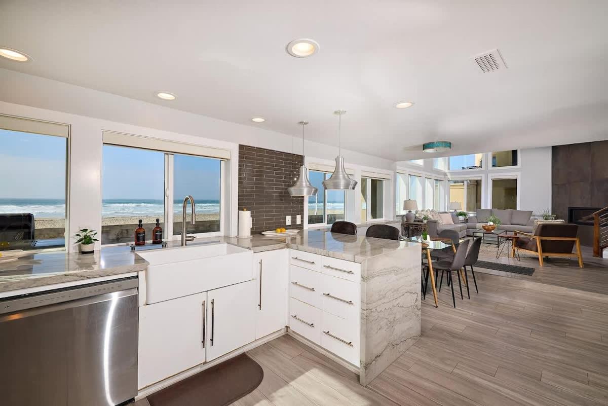 Ocean Front Walk Villa San Diego Exterior photo